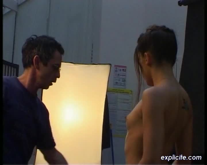 Adriana Laurenti : Backstage Video During A Studio Photoshoot With Adrianna Laurenti