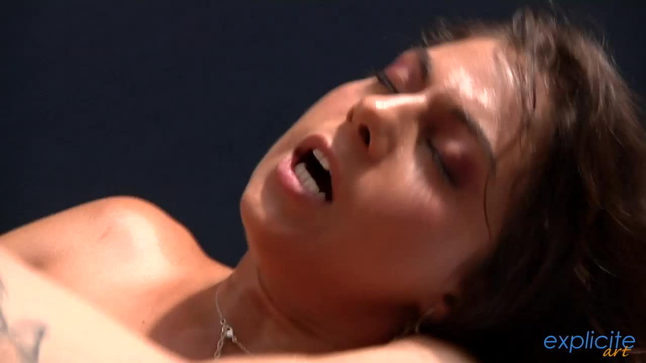 Aline Delacour : First Dv And First DP For A French Debutante Brunette. 2/2